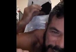 Chorando na piroca do maloca